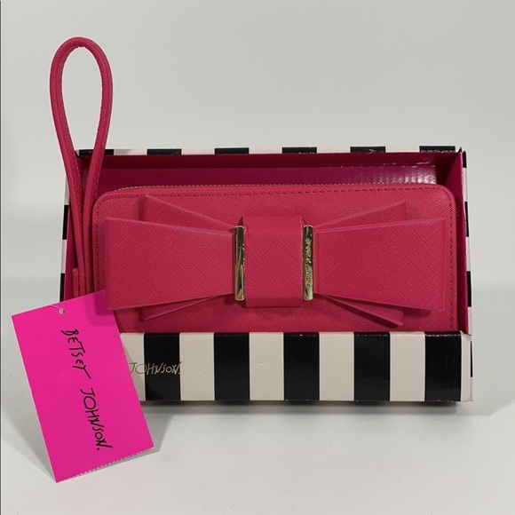 Betsey Johnson Handbags - ✅Betsey Johnson Zip Around Wristlet Wallet BOW DESIGN - Pink & Gold Hardware
